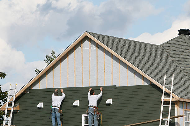 Professional Siding technician working in Canal Winchester, OH
